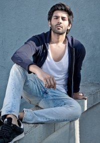 kartik aaryan 5